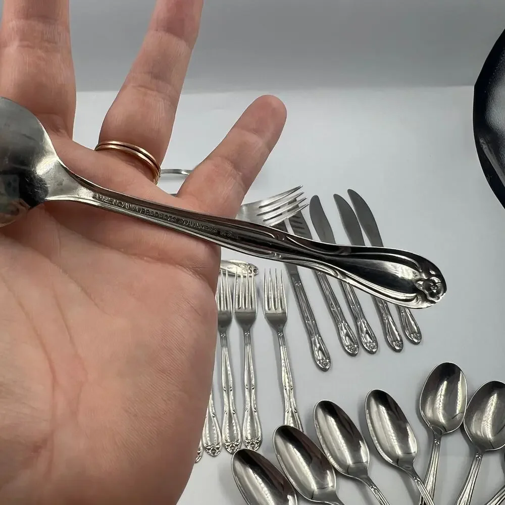 Vintage American Rogers Premier Stainless Flatware Set‎ Chapel Hill 28 Pieces